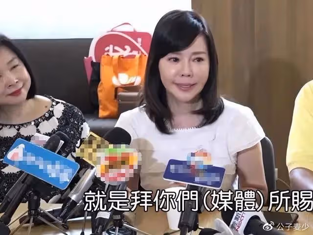 母乳喂養到12歲,同床共枕到15歲 ,這對明星母子叫人大開眼界