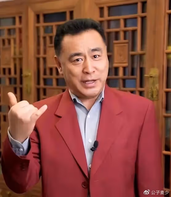 央視張宏民被遼寧大媽逼婚!視頻里大喊老公未果,他不結婚被人質疑