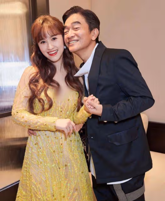 吳宗憲滿臉猥瑣調侃女兒上圍變豐滿，吳姍儒滿臉厭惡：我是你女兒