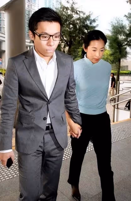 霍啟剛曬父子4人同框照,兄弟3人各有特點,霍啟山成顏值擔當