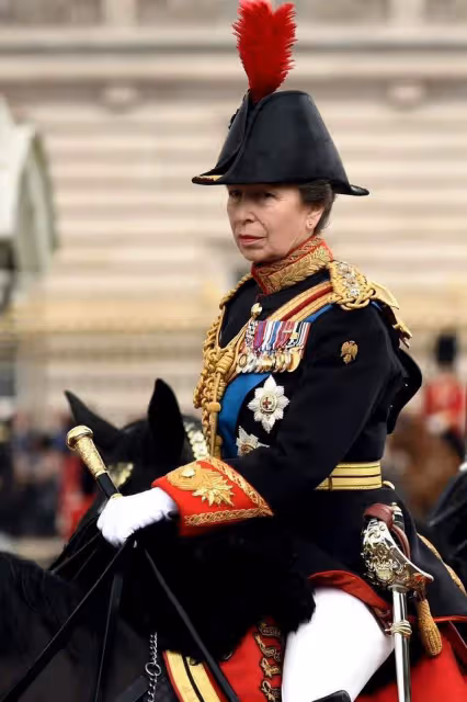 夏洛特「女王之凝視」,明亮又堅毅,被贊為英國王室未來的女王