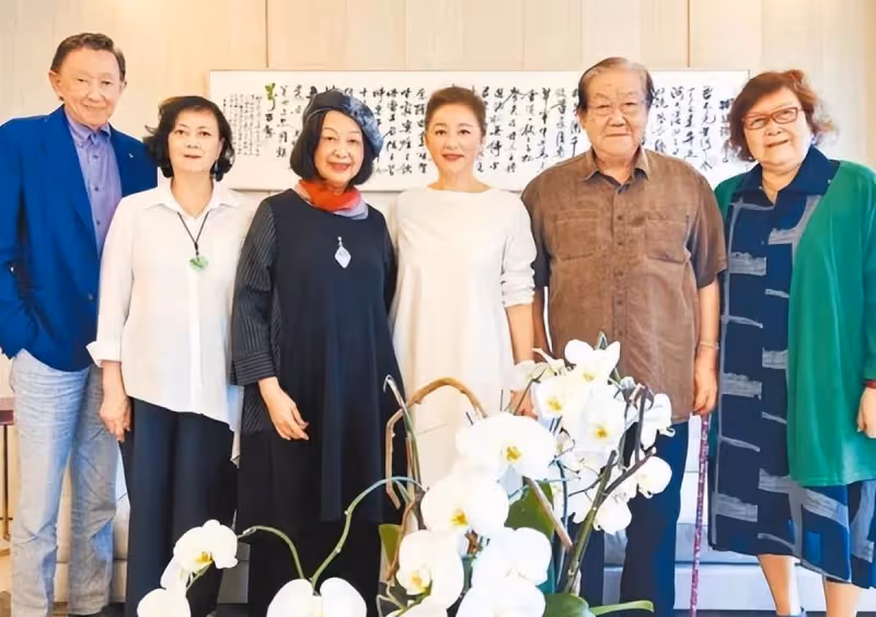 林青霞現身,67歲依舊漂亮優雅,只是有點「幸福肥」,網友表示:自信的女人最美麗