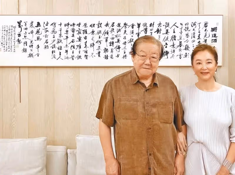 林青霞現身,67歲依舊漂亮優雅,只是有點「幸福肥」,網友表示:自信的女人最美麗
