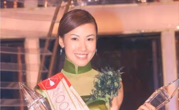 家道中落替父還債,遭遇男友無情拋棄,李施嬅40多年的人生不容易
