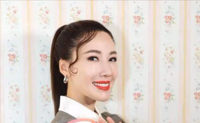 家道中落替父還債,遭遇男友無情拋棄,李施嬅40多年的人生不容易