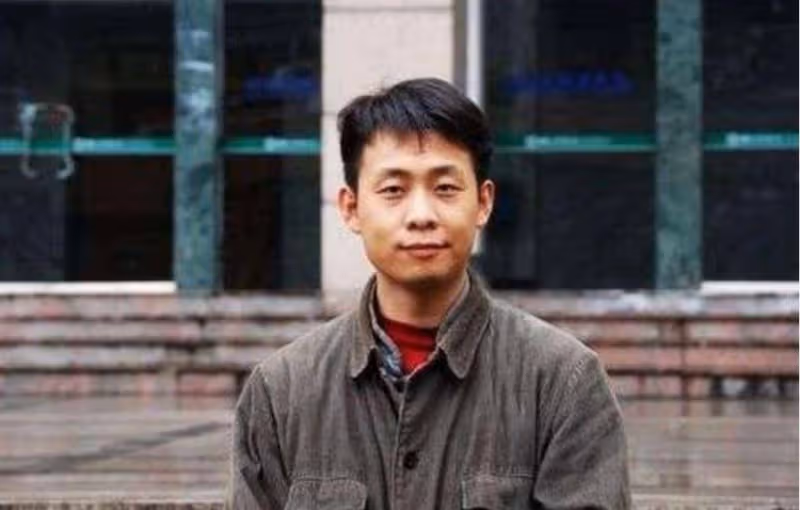 張譯:守護植物人初戀10年的他,為何最後娶了二婚帶娃的錢琳琳?