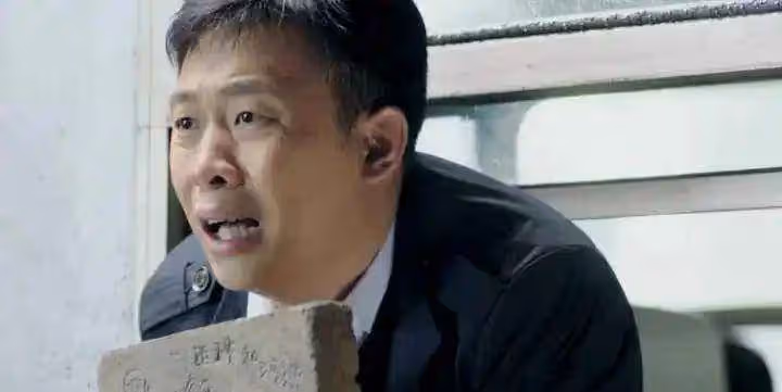 張譯:守護植物人初戀10年的他,為何最後娶了二婚帶娃的錢琳琳?