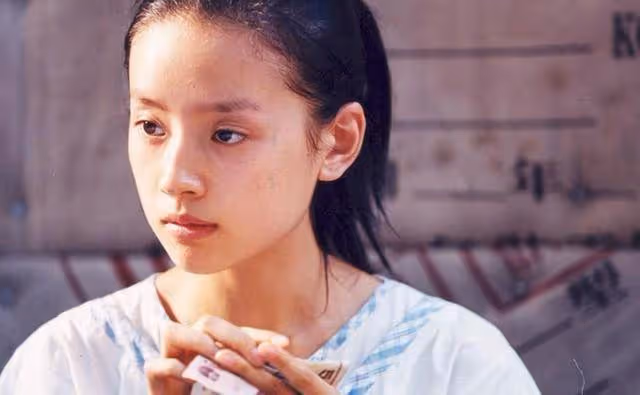 董潔的逆襲:16歲偷偷上舞台無人識,20歲再上舞台紅遍全國