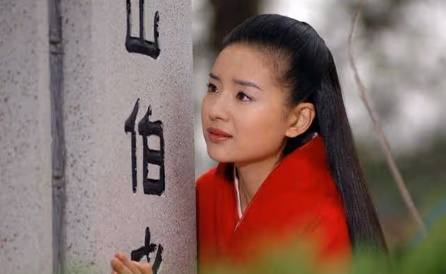 董潔的逆襲:16歲偷偷上舞台無人識,20歲再上舞台紅遍全國