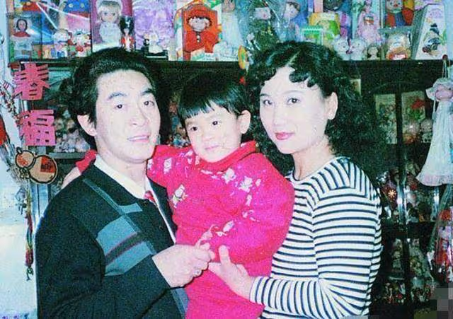 六小齡童30多歲女兒至今未嫁,照片曝光後,網友:這誰敢娶啊?