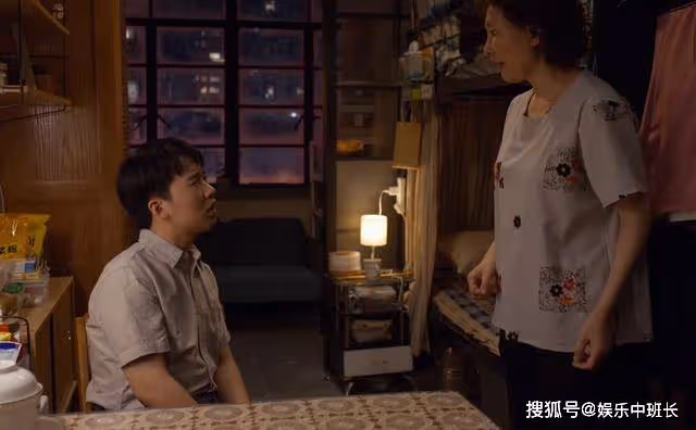 《平凡之路》有多寫實?兩間令人窒息的出租屋,還原了打工人的酸