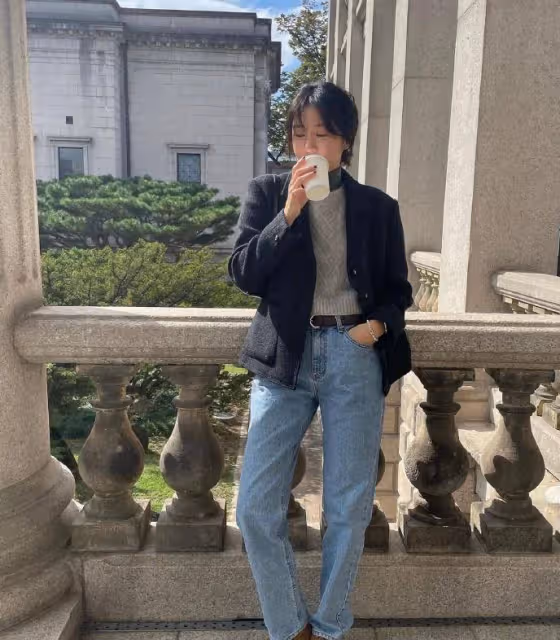 春天不是非得穿亮色才時髦，13套灰色穿搭示範，體面大方又高級