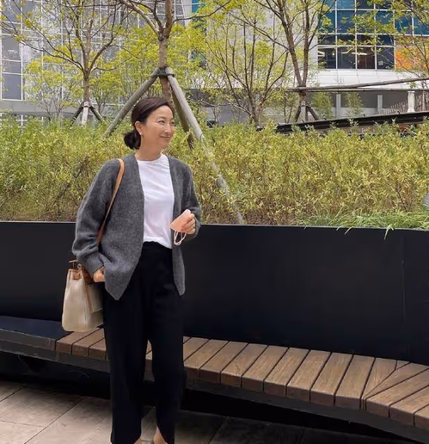 春天不是非得穿亮色才時髦，13套灰色穿搭示範，體面大方又高級