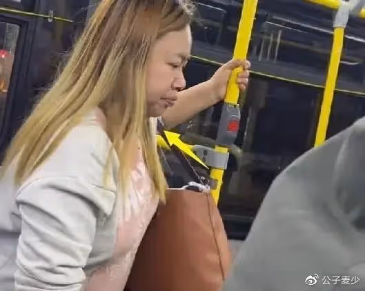 38歲鳳姐在美國被偶遇,身材臃腫蒼老不堪,曾示愛陳冠希被怒懟
