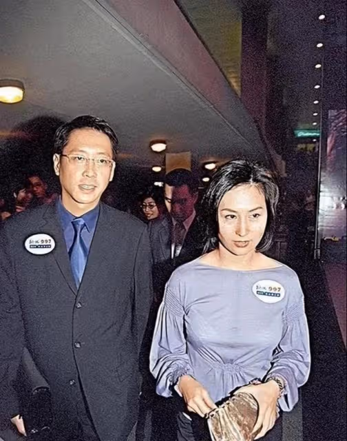 李嘉欣與子乘機散心,提前慶祝母親節,12歲兒子比1米75的媽還高