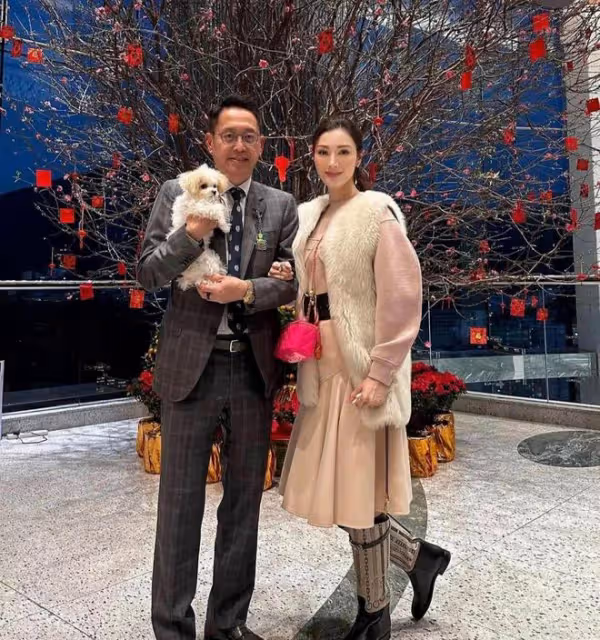 李嘉欣與子乘機散心,提前慶祝母親節,12歲兒子比1米75的媽還高