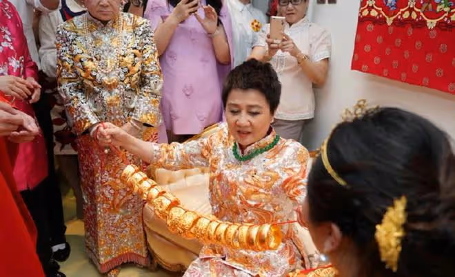 賭王四太梁安琪資產曝光!183套樓宇住宅11棟商業大廈,身價百億
