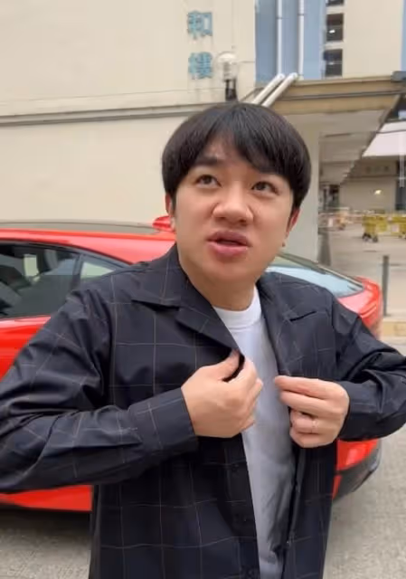 一改低調作風!王祖藍開百萬跑車回母校,近年在內地賺得盆滿缽滿