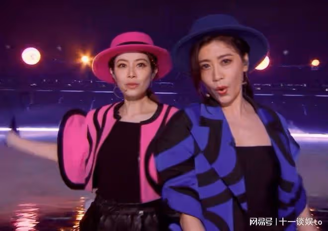 《乘風》徐懷鈺舞台划水,忘記動作邊跳邊看隊友,疑與賈靜雯鬧翻