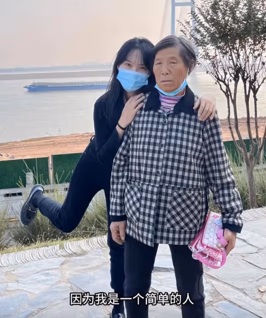 「挖呀挖」黃老師發文做5點澄清,首次分享家人和最新生活照