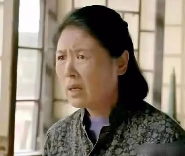 勸女兒買了同一小區的婚房,原以為一碗湯距離很香,結果我後悔了