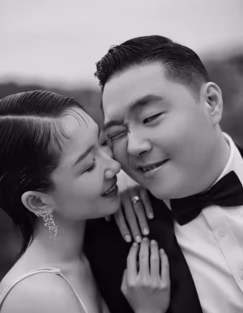 郝劭文曬婚紗照,本月15日將再辦一次婚禮,此前已在台灣宴請賓客