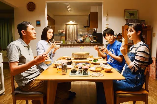 看護突然辭職!「讓他們全家三口住進來」管吃管住 「82歲臥床父現況曝」比住養老院強百倍