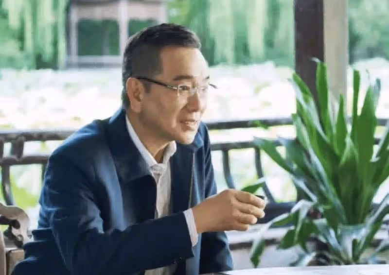 家有三兄妹都是我照顧娘家,娘家拆遷得五套房「我們一套,兄弟各兩套」心寒離開,弟遞我紙袋打開釋懷了