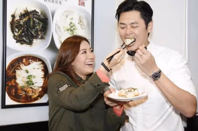 卸貨在即！港女星曬孕照上圍豐滿，懷孕路坎坷夫妻為此努力求診