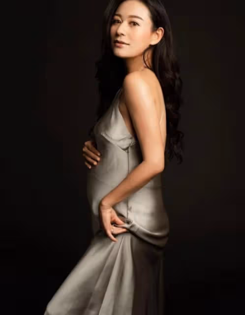 卸貨在即!港女星曬孕照上圍豐滿,懷孕路坎坷夫妻為此努力求診