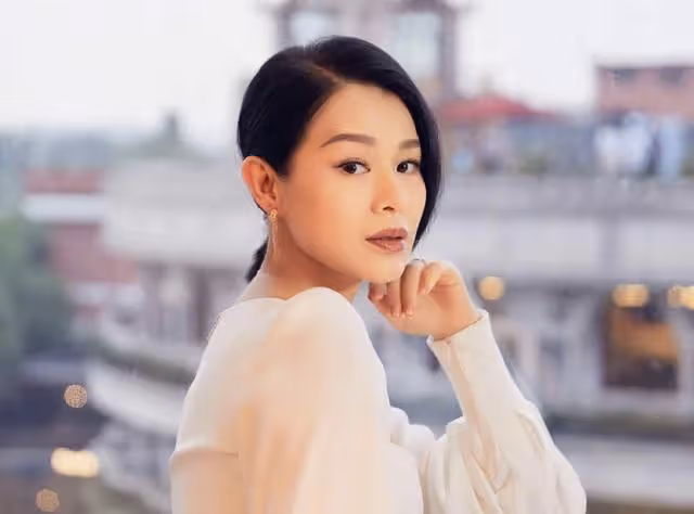 香港知名女星或追生四胎,五年成功抱仨,自曝丈夫和奶奶喜歡女兒