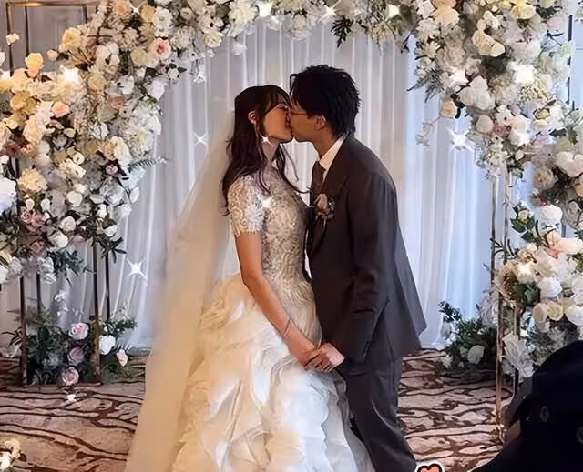 TVB知名男星妻子宣布家中添新成員,網友送祝福得知誤會一場