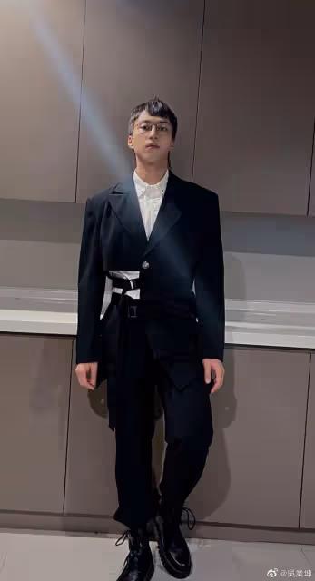 TVB知名男星妻子宣布家中添新成員,網友送祝福得知誤會一場