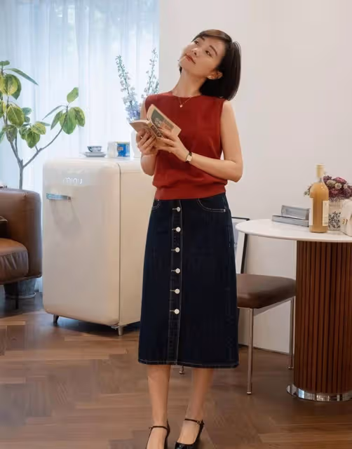 這才是氣質女人該有的穿搭，簡約大方，隨性舒適有格調，誰穿誰美