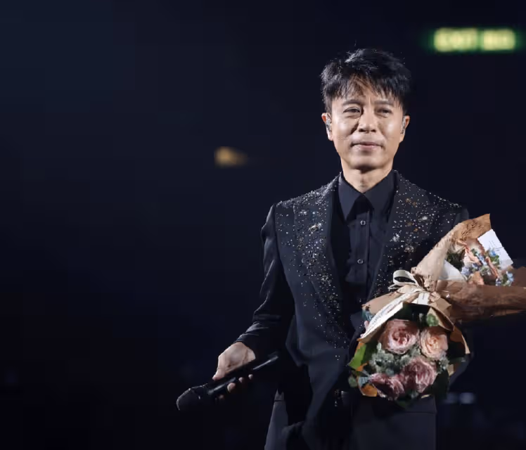 李克勤演唱會邀好聲音學員任嘉賓,獻唱張國榮歌曲,張學友送花籃