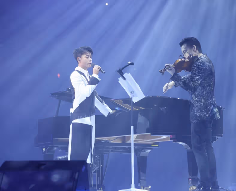 李克勤演唱會邀好聲音學員任嘉賓,獻唱張國榮歌曲,張學友送花籃