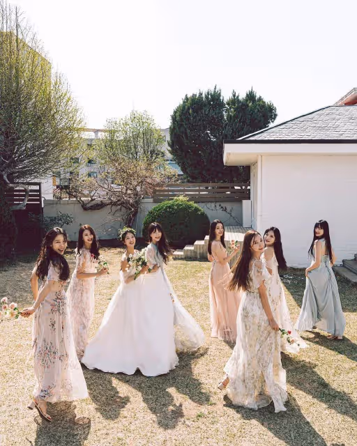 韓女星與圈外男友結婚,8位女愛豆當伴娘,網友:伴娘團顏值太高