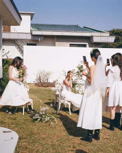 韓女星與圈外男友結婚,8位女愛豆當伴娘,網友:伴娘團顏值太高