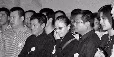 當年高秀敏意外猝死，何慶魁13年後披露真相：她撒謊把命搭進去了