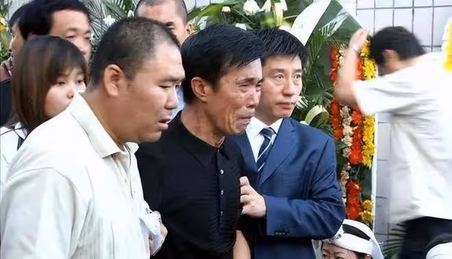 當年高秀敏意外猝死，何慶魁13年後披露真相：她撒謊把命搭進去了