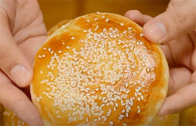 在家用麵粉做了8塊錢1斤的酥糖餅,酥香又甜蜜,全家人都愛吃