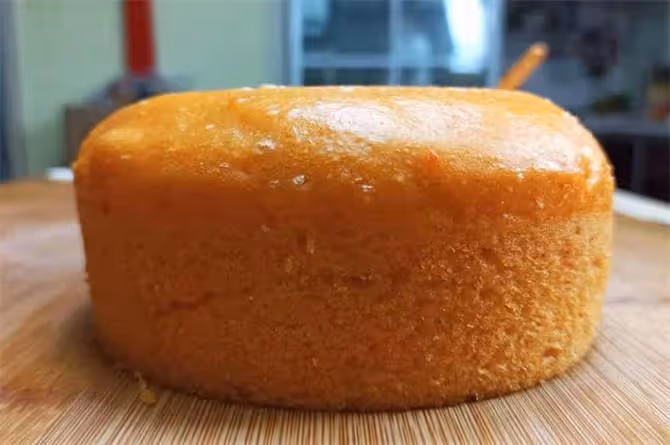我家胡蘿蔔很少燉湯喝,加1碗麵粉做成發糕,鬆軟清甜比包子好吃