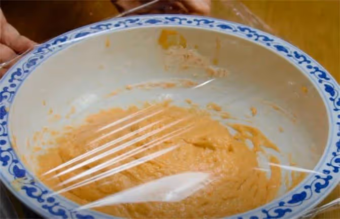 我家胡蘿蔔很少燉湯喝,加1碗麵粉做成發糕,鬆軟清甜比包子好吃