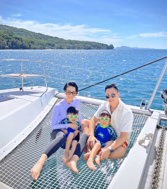 胡杏兒母親節曬母子同框,個個帥氣可愛,2歲幼子給媽媽表演劈叉