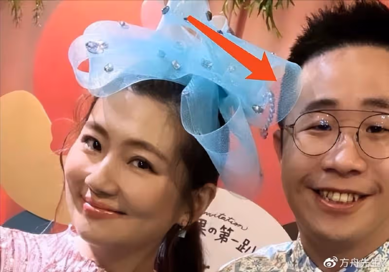 任家萱過母親節罕見穿短褲,雙腿燒傷疤痕暴露無遺,粉絲直呼心疼