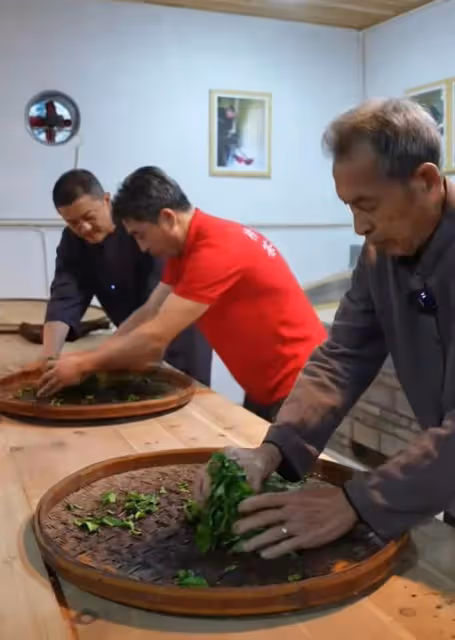 李亞鵬:莫欺少年窮,以前我到景點都拉橫幅歡迎,如今處處受排擠