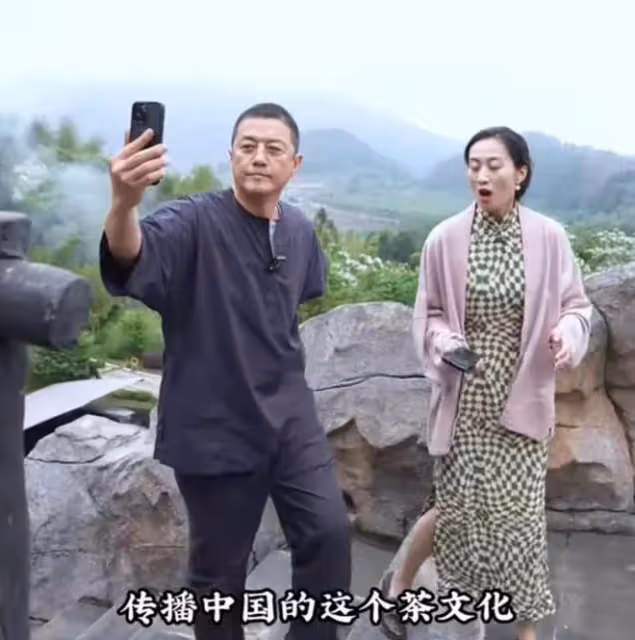 李亞鵬:莫欺少年窮,以前我到景點都拉橫幅歡迎,如今處處受排擠