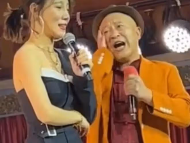 趙四:舞台演出被女演員扇巴掌,二人轉表演風格,不適合所有場合