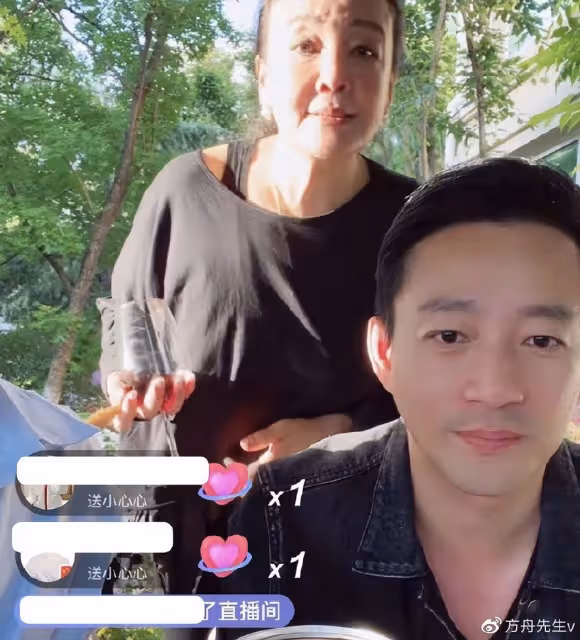 汪小菲再次返台為7歲兒子慶生，父子親密搭肩，點帝王蟹毫不吝嗇