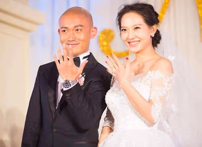 聶遠妻子母親節公開二胎性別!罕曬一家溫馨合影,寶貝穿裙很可愛